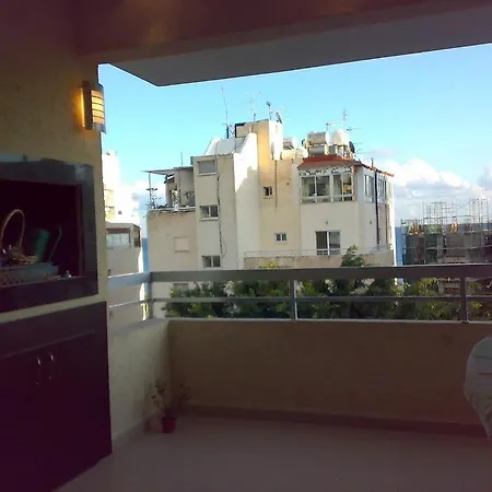 Rue Des Gravilliers * Limassol